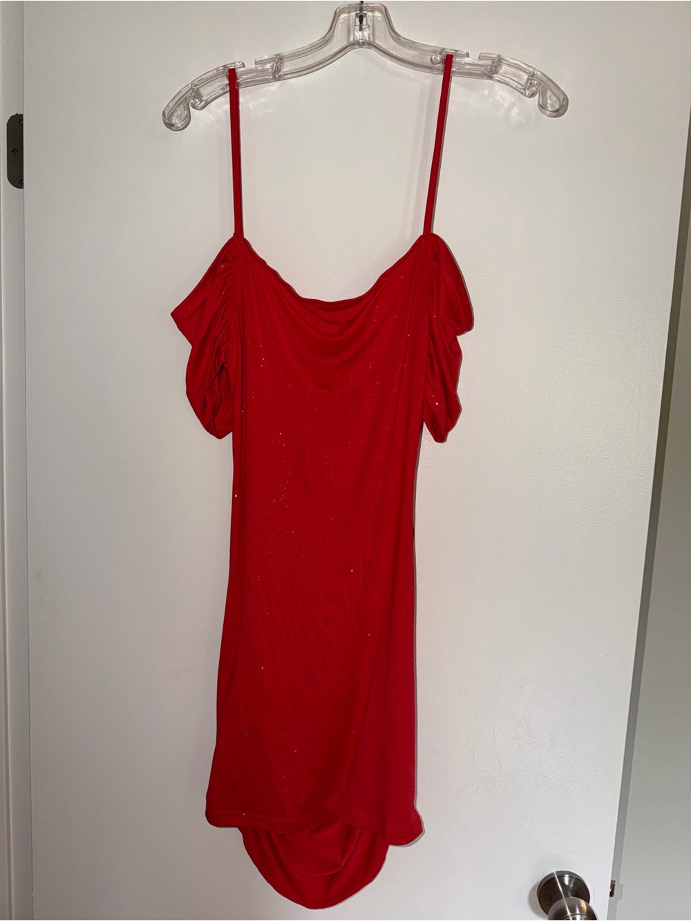chic Red Off-Shoulder Ruched Mini Dress - Picture 4 of 5
